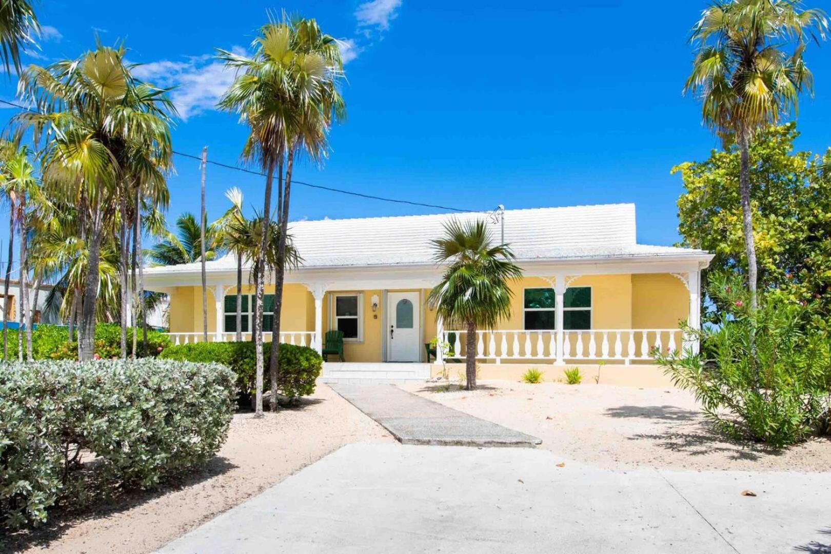 Thatch Hill - Renovated Beach House With Pool, Short Walk To The Rum Point Club Driftwood Village Extérieur photo