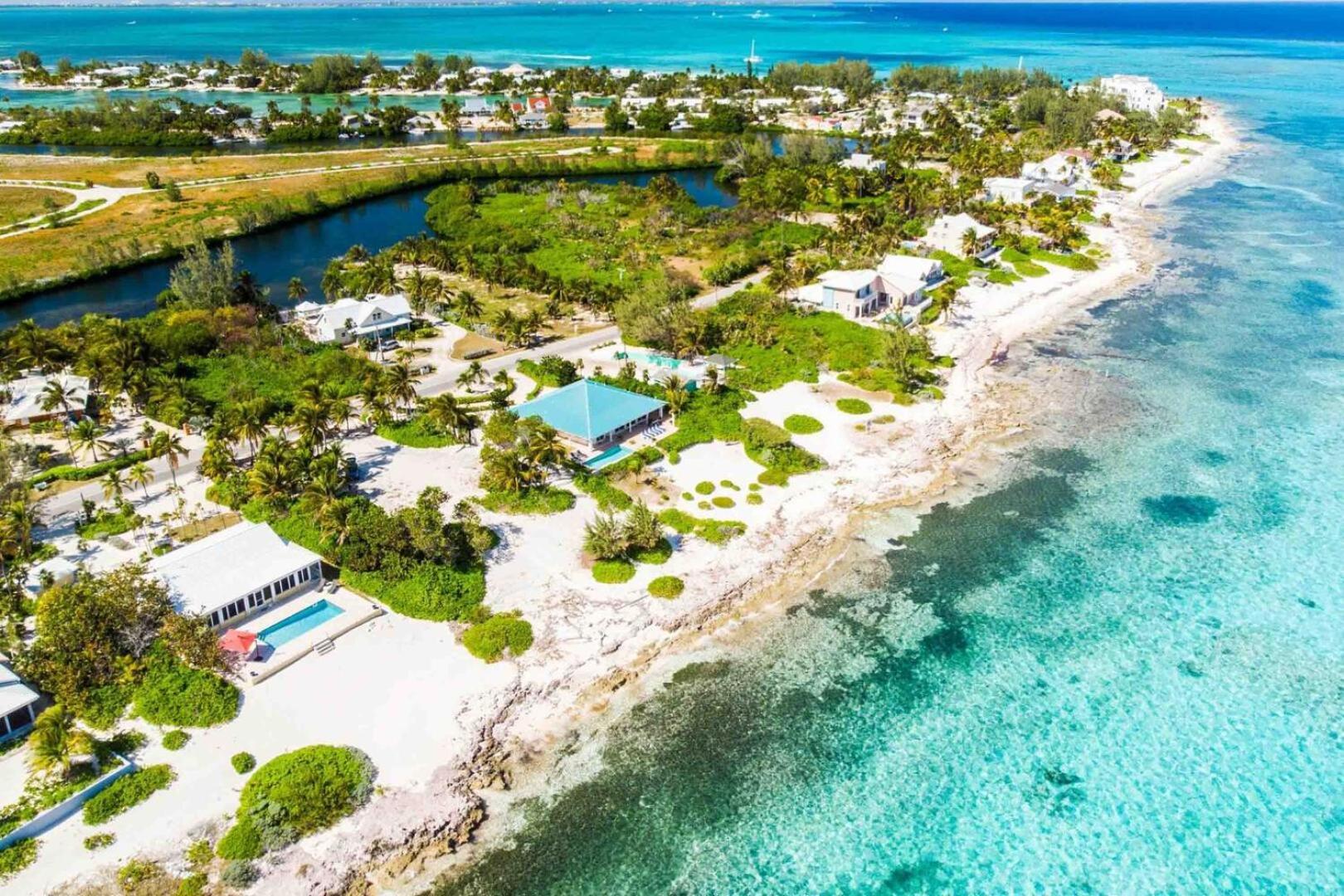 Thatch Hill - Renovated Beach House With Pool, Short Walk To The Rum Point Club Driftwood Village Extérieur photo