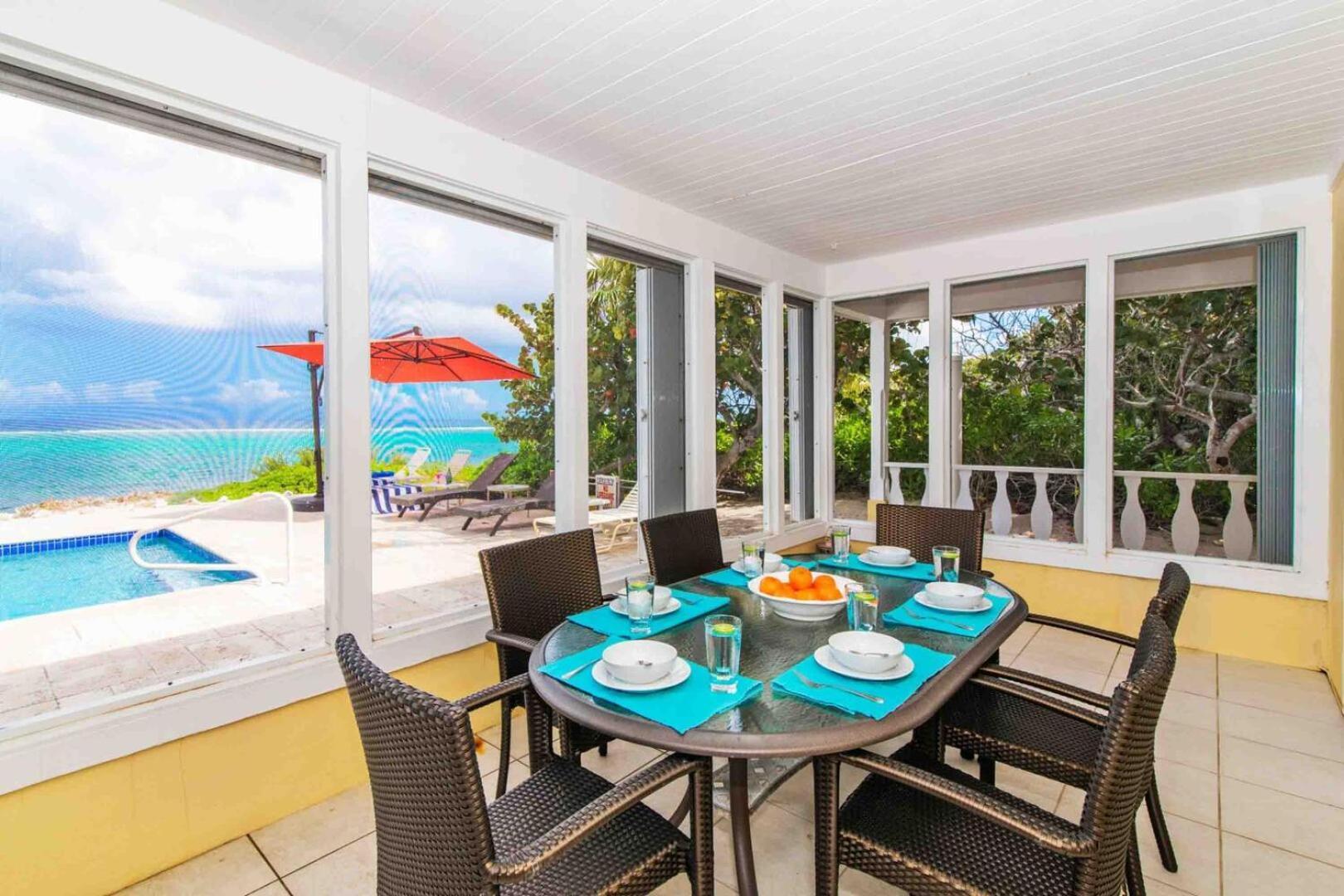 Thatch Hill - Renovated Beach House With Pool, Short Walk To The Rum Point Club Driftwood Village Extérieur photo